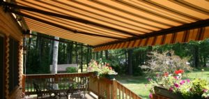 retractable fabric awning
